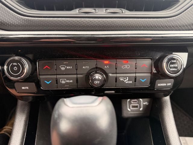 Used 2025 Jeep Compass Trailhawk AWD/4WD image 12