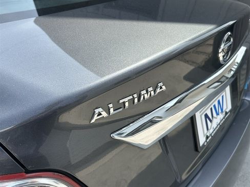 Used 2013 Nissan Altima 2.5 SL w/ Technology Pkg FWD image 41
