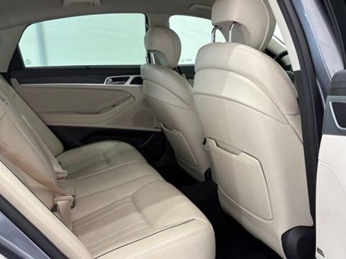 Used 2017 Genesis G80 3.8 w/ Option Group 03 image 25