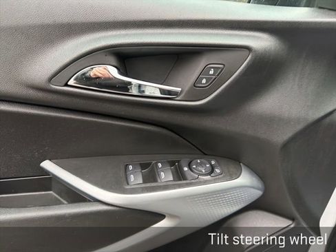 Used 2024 Chevrolet Trax RS w/ Driver Confidence Package image 28