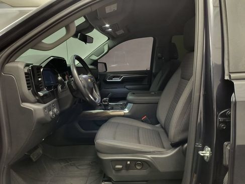 Used 2022 Chevrolet Silverado 1500 LT w/ Protection Package RWD image 5