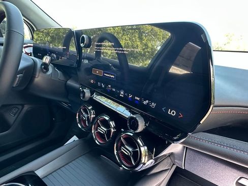 New 2025 Chevrolet Blazer EV RS image 32