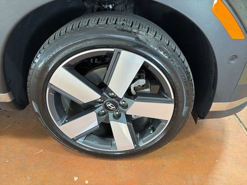 Used 2024 Hyundai Santa Fe Limited image 10