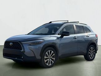 Used 2025 Toyota Corolla Cross XLE w/ Convenience Package video 2