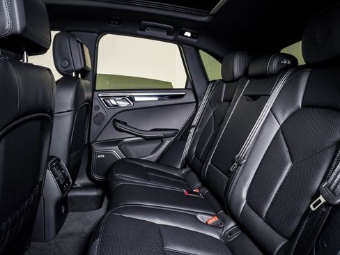 New 2026 Porsche Macan S image 17