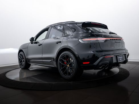 New 2026 Porsche Macan GTS image 3