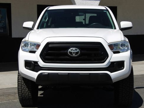 Used 2020 Toyota Tacoma SR AWD/4WD image 2
