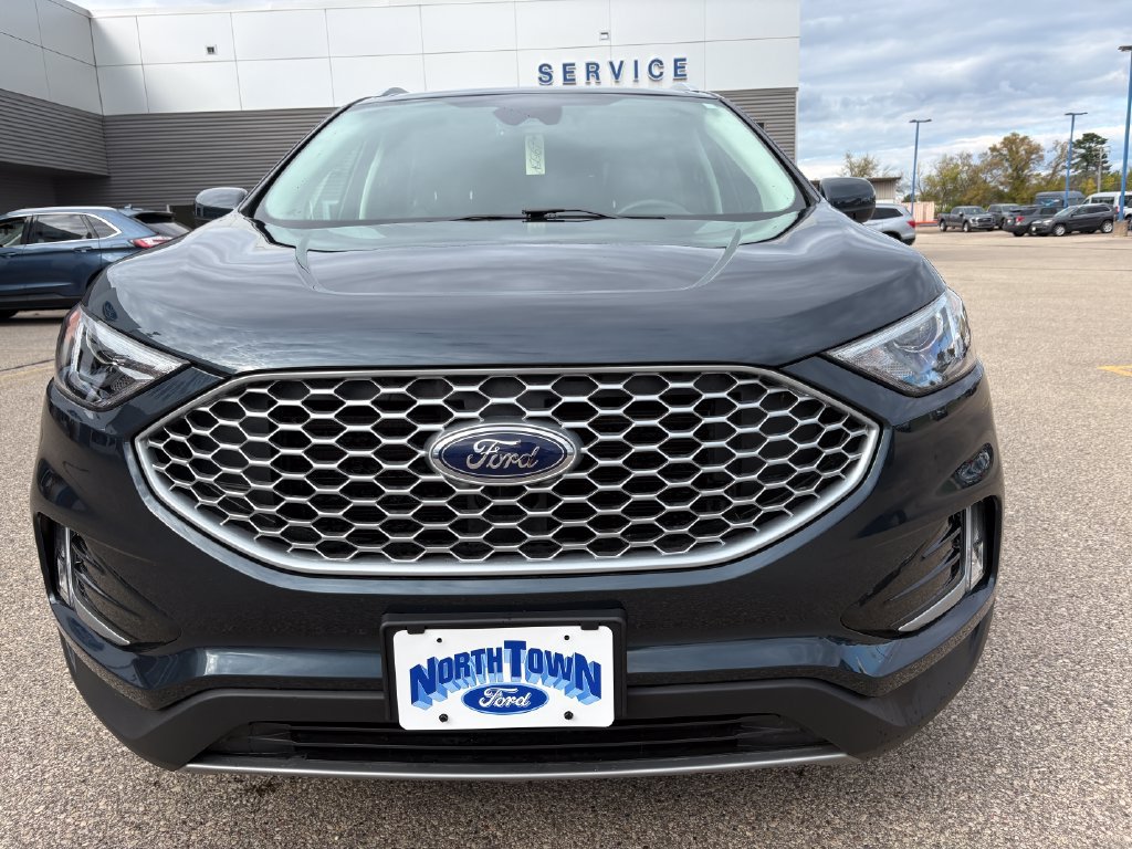 Used 2024 Ford Edge SEL w/ Convenience Package AWD/4WD image 3