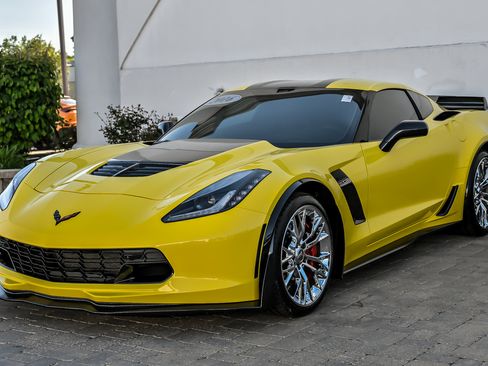 Used 2016 Chevrolet Corvette Z06 w/ 3LZ Preferred Equipment Group RWD image 6