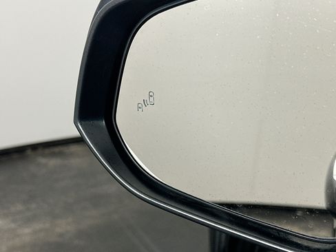 Used 2021 Toyota Highlander XLE AWD/4WD image 16
