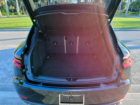 Used 2018 Porsche Macan Turbo AWD/4WD image 47