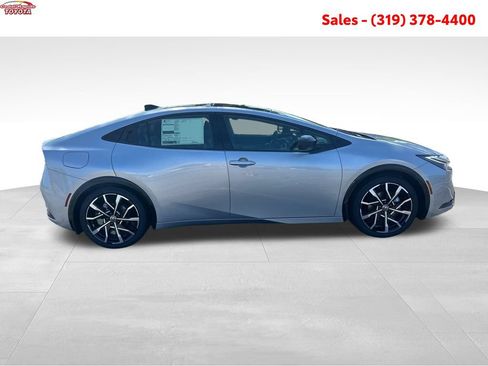 New 2026 Toyota Prius Plug-In Hybrid FWD image 6