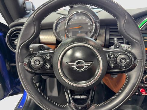 Used 2019 MINI Cooper S w/ Driver Assistance Package FWD image 18