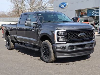 New 2026 Ford F250 Lariat w/ Black Appearance Package