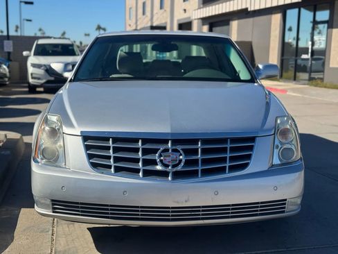 Used 2011 Cadillac DTS Luxury image 3