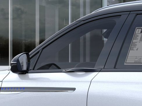 New 2026 Lincoln Nautilus Reserve image 20