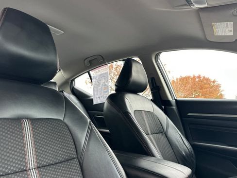 Used 2023 Nissan Altima 2.5 SR image 18