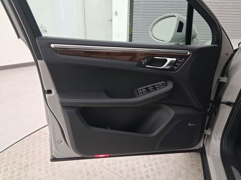 New 2026 Porsche Macan S image 23