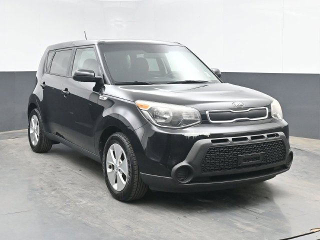 Used 2015 Kia Soul FWD image 2