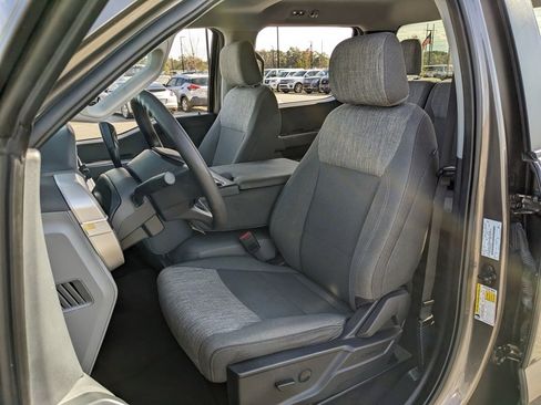 Used 2023 Ford F150 XLT image 31