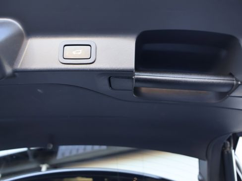 Used 2020 Jaguar F-PACE R-Sport image 22