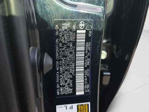 Used 2025 Toyota Corolla SE FWD image 27