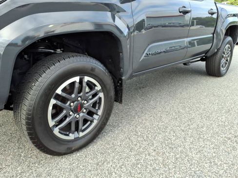 Used 2024 Toyota Tacoma TRD Sport w/ TRD Sport Upgrade Package AWD/4WD image 10