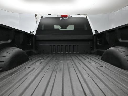 Used 2023 Ford F350 XLT w/ FX4 Off-Road Package image 7