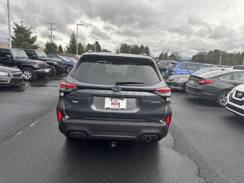 Used 2025 Subaru Forester Touring image 7