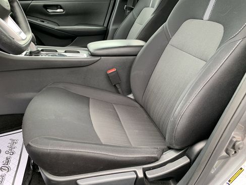 Used 2024 Nissan Sentra SV FWD image 18