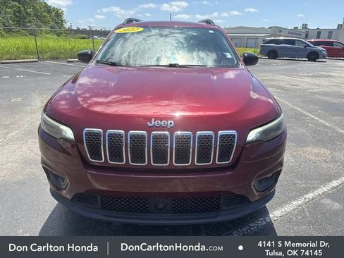 Used 2022 Jeep Cherokee Latitude Lux AWD/4WD image 2