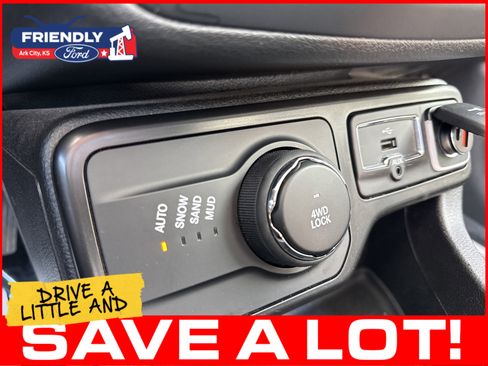 Used 2023 Jeep Renegade Latitude AWD/4WD image 30