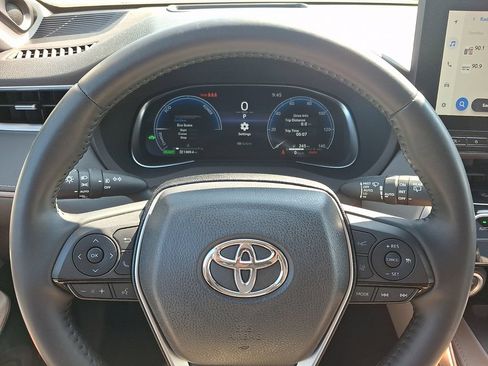 Used 2023 Toyota Venza Limited AWD/4WD image 19