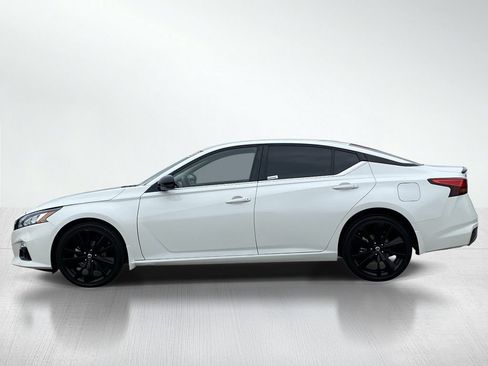 Used 2022 Nissan Altima 2.5 SR w/ Midnight Edition Package AWD/4WD image 2