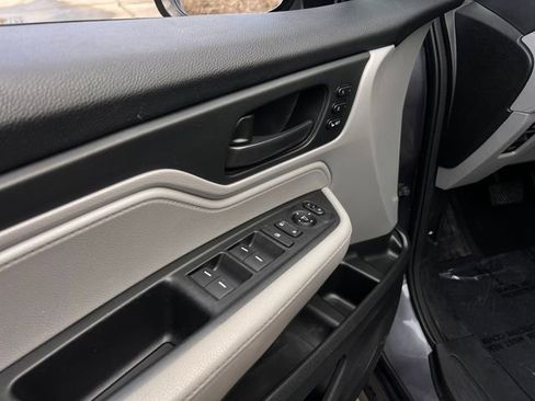 Used 2018 Honda Odyssey EX-L image 11