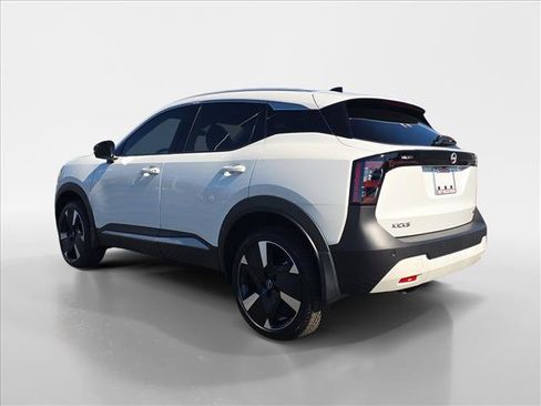 New 2026 Nissan Kicks SR FWD image 3