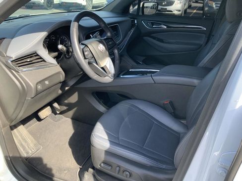 Used 2023 Buick Enclave Essence image 28