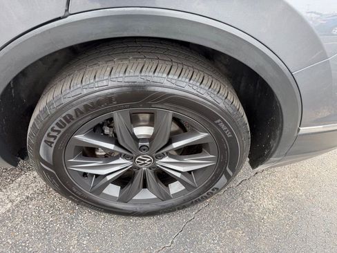 Used 2024 Volkswagen Tiguan SE image 10