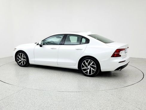 Used 2019 Volvo S60 T6 Momentum w/ Multimedia Package image 7