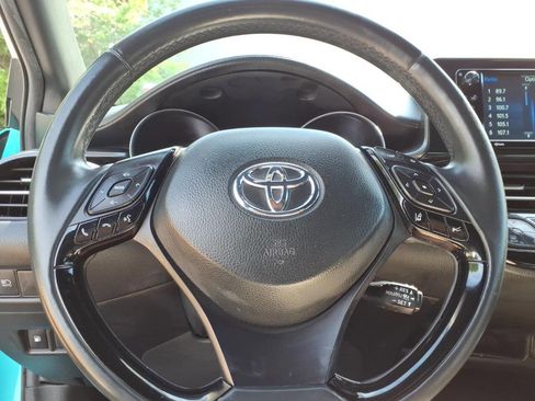 Used 2018 Toyota C-HR XLE FWD image 27