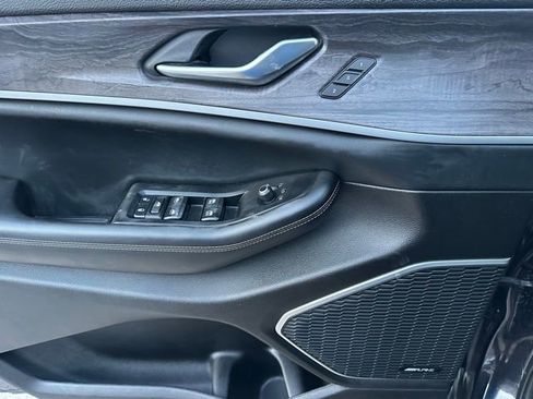 Used 2022 Jeep Grand Cherokee Limited 4xe image 8