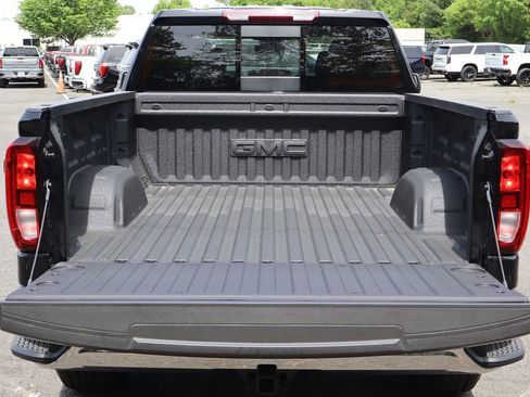 New 2026 GMC Sierra 1500 SLE w/ Preferred Package AWD/4WD image 9