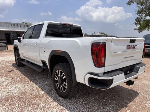Used 2020 GMC Sierra 2500 AT4 w/ Technology Package AWD/4WD image 3
