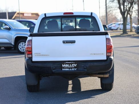 Used 2014 Toyota Tacoma PreRunner image 3
