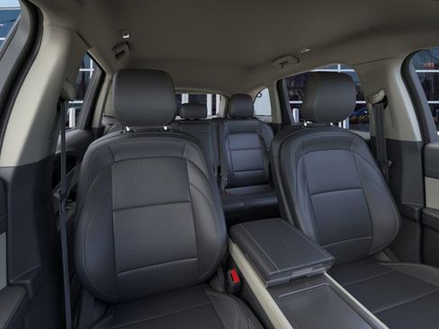 New 2025 Lincoln Nautilus Premier image 10