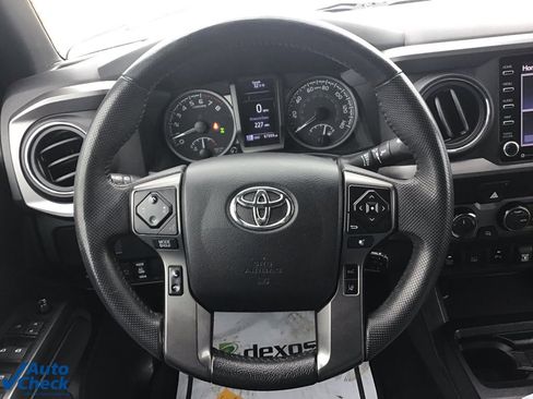 Used 2021 Toyota Tacoma TRD Sport w/ Technology Package image 26