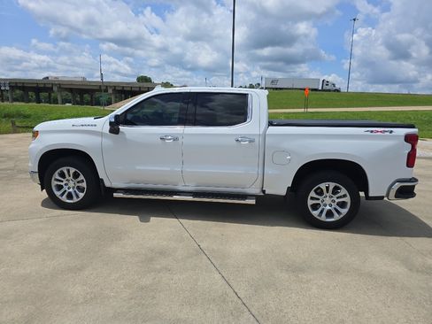 Used 2024 Chevrolet Silverado 1500 LTZ w/ LTZ Convenience Package II AWD/4WD image 8