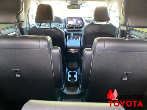 Used 2022 Toyota Highlander Platinum AWD/4WD image 15