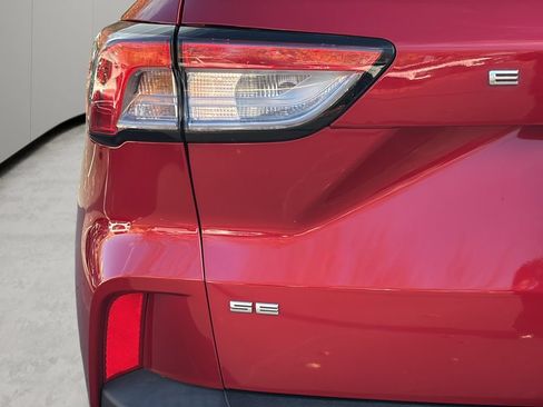 Used 2022 Ford Escape SE w/ Convenience Package FWD image 63