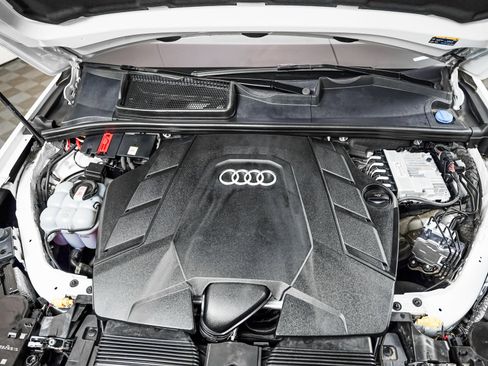 Certified 2023 Audi Q7 3.0T Premium Plus AWD/4WD image 4